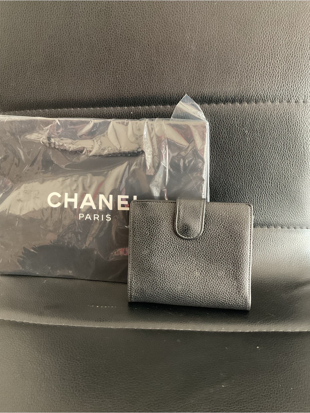 CHANEL Black Caviar Leather Small Wallet with CC Logo - Picture 2 of 9